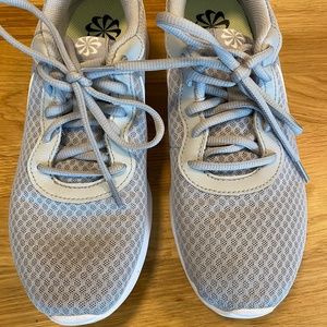 Nike Tanjun Men's Grey Running Shoes